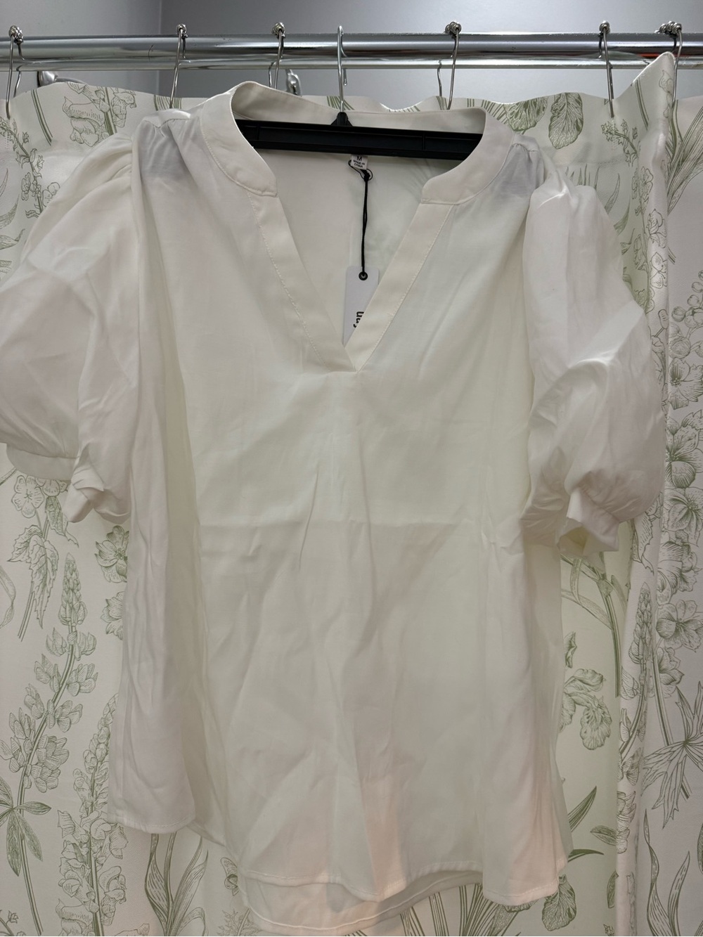 glam White Puff-Sleeve V-Neck Blouse